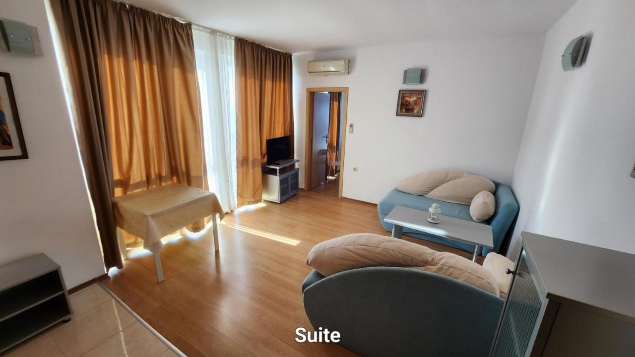 Nushev Hotel Sveti Vlas Bagian luar foto